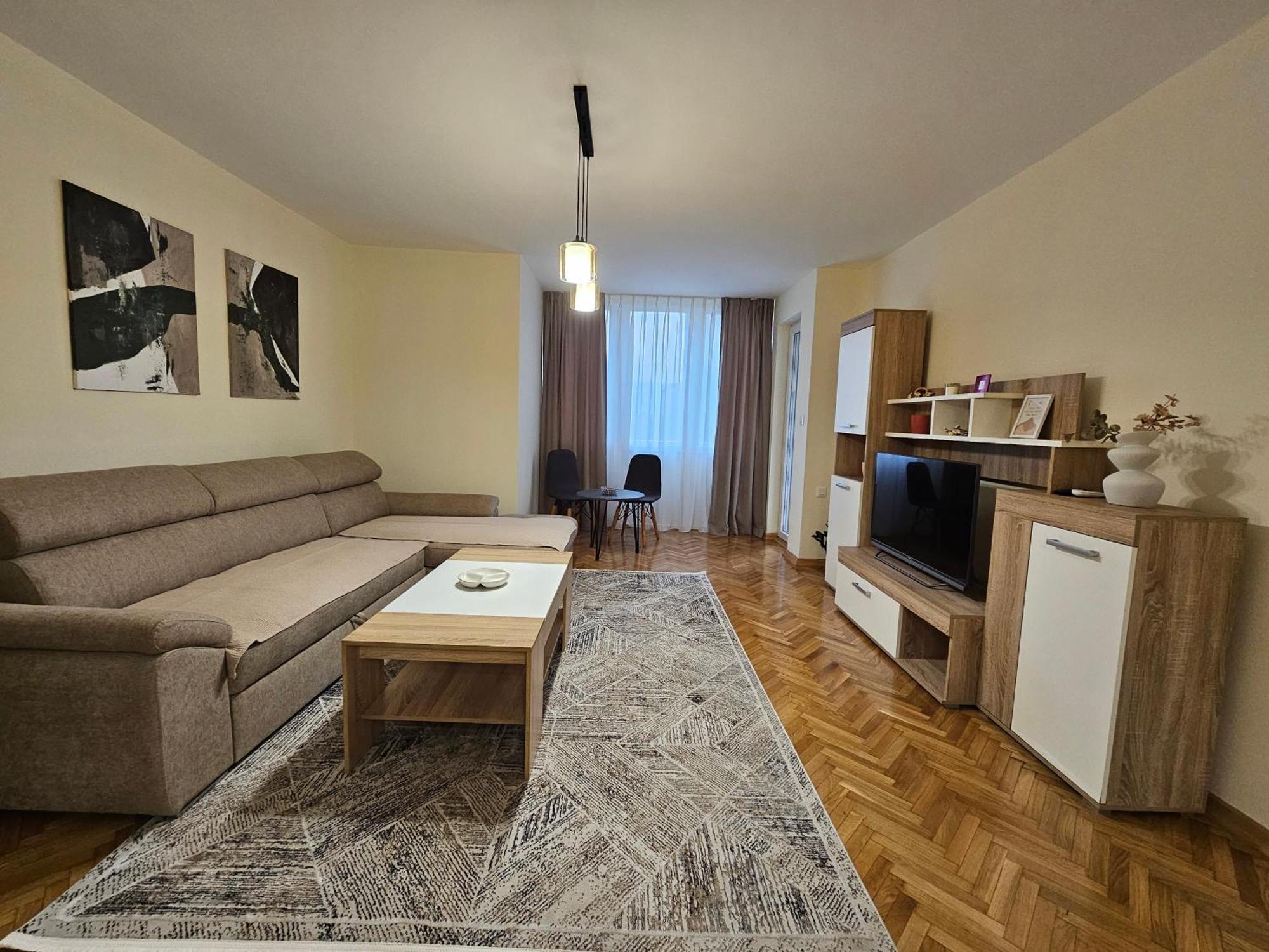 Apartment Vs Skopje